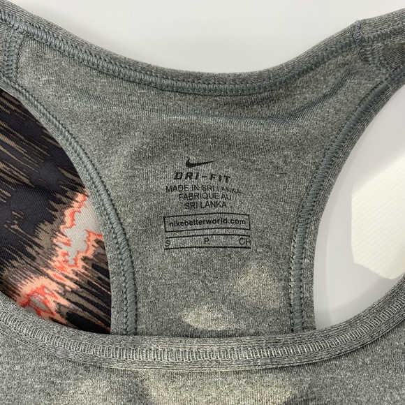 Nike dry fit sports bras - Picture 2 of 5